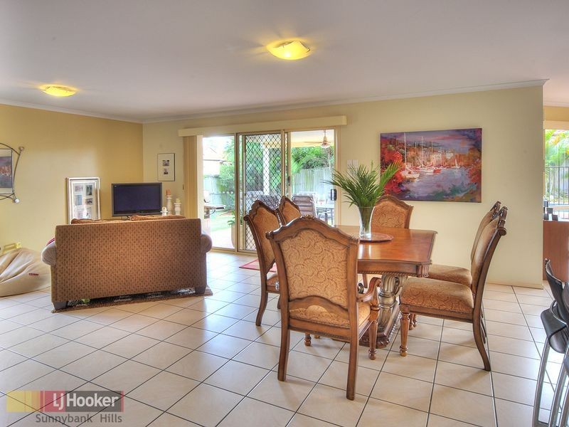 3 Barrington Place, Parkinson QLD 4115
