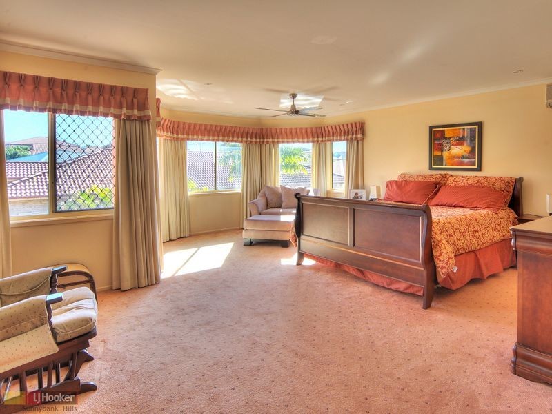 3 Barrington Place, Parkinson QLD 4115