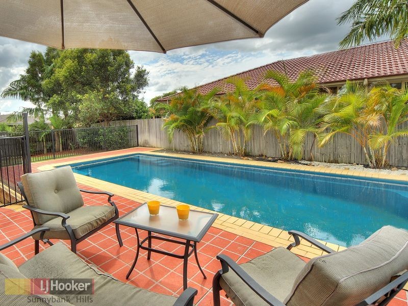 3 Barrington Place, Parkinson QLD 4115