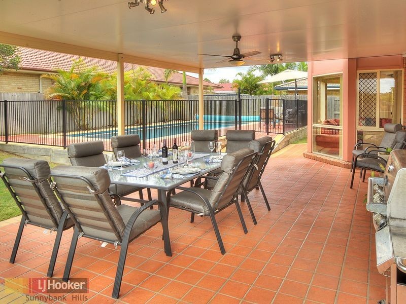 3 Barrington Place, Parkinson QLD 4115