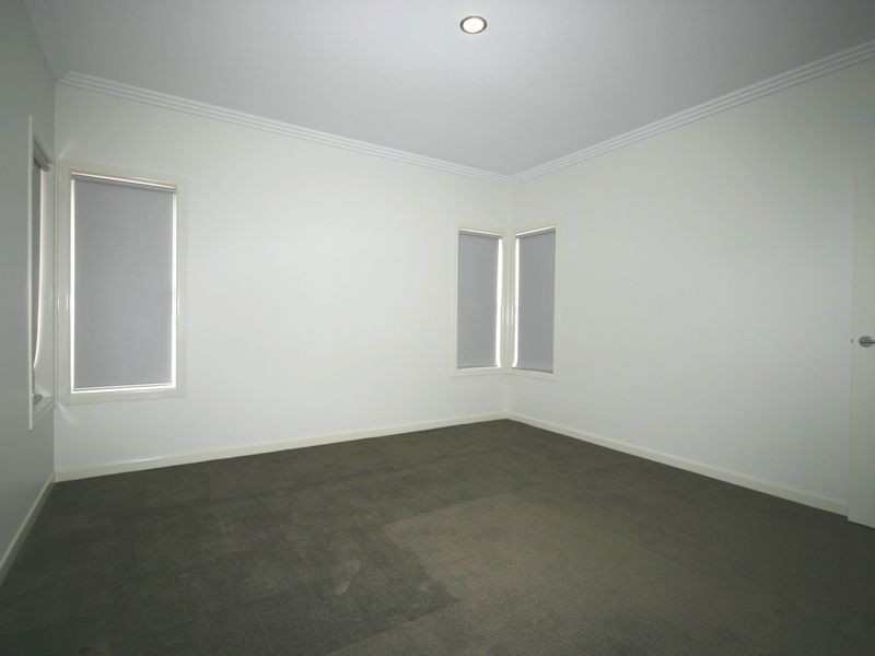 8 Aster place, Calamvale QLD 4116