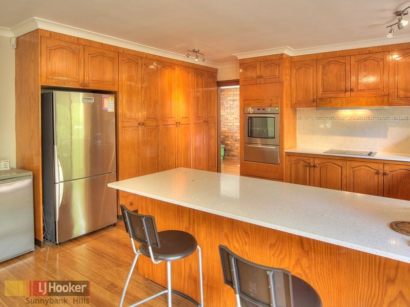 10 Hearnville Street, Robertson QLD 4109