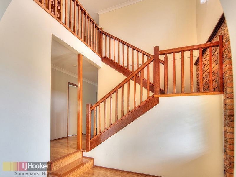 10 Hearnville Street, Robertson QLD 4109