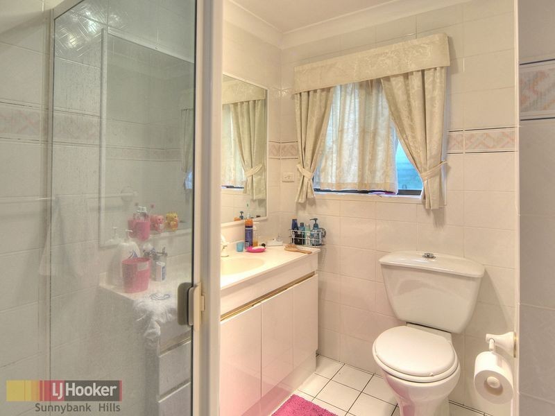 10 Hearnville Street, Robertson QLD 4109