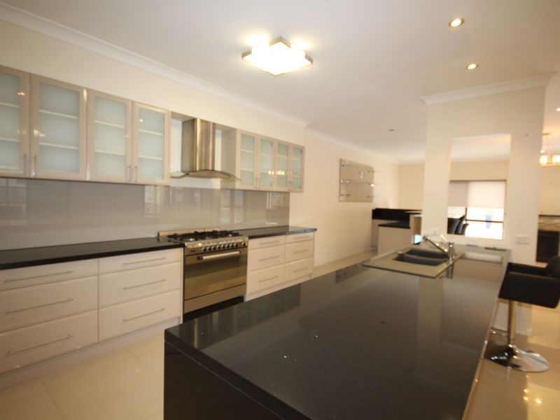 10 Meadowbank, Calamvale QLD 4116