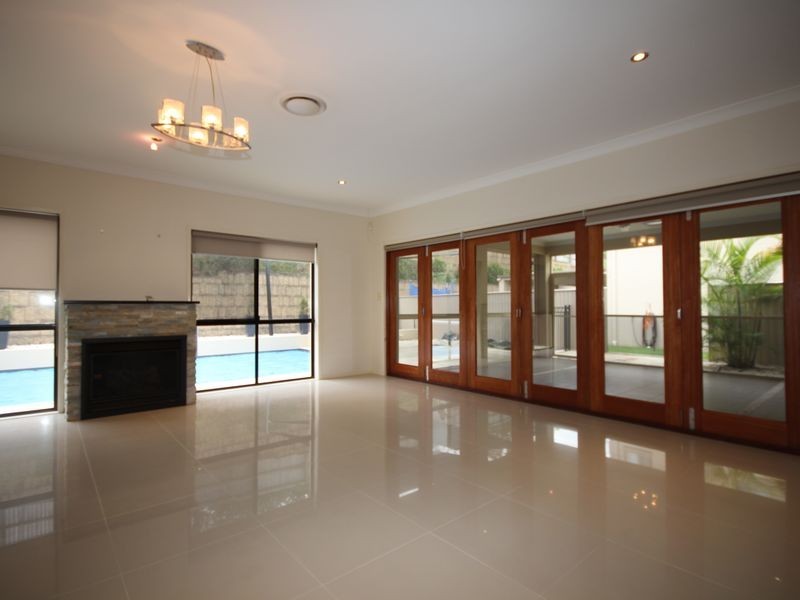10 Meadowbank, Calamvale QLD 4116