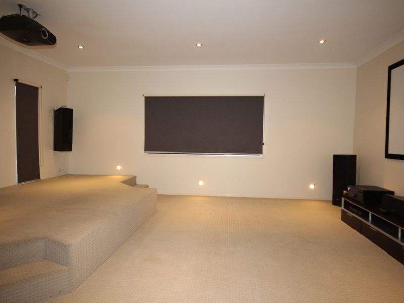 10 Meadowbank, Calamvale QLD 4116
