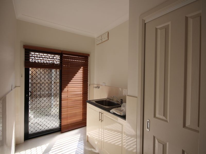 16 Elm Street, Stretton QLD 4116