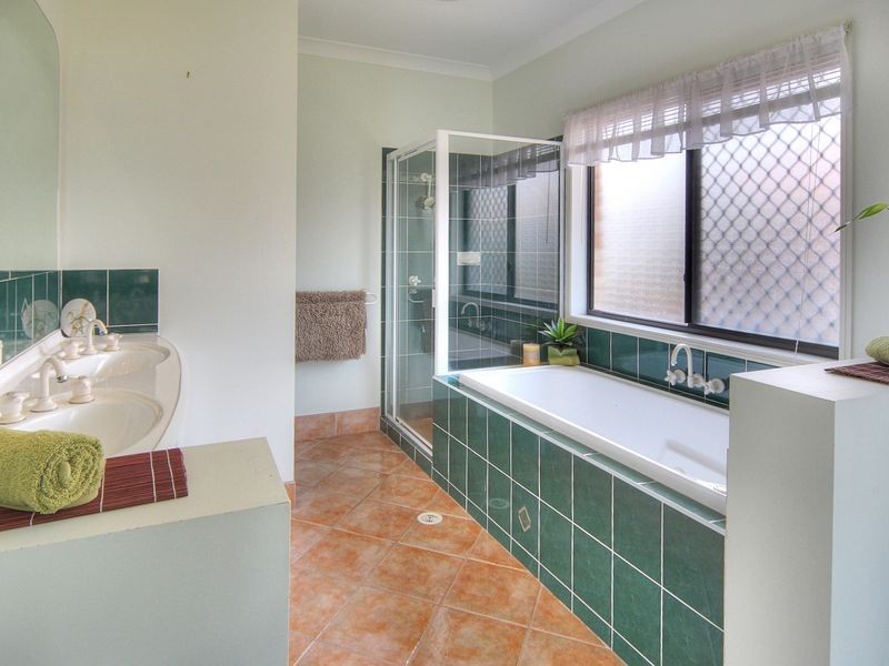 12 Harwood Place, Parkinson QLD 4115