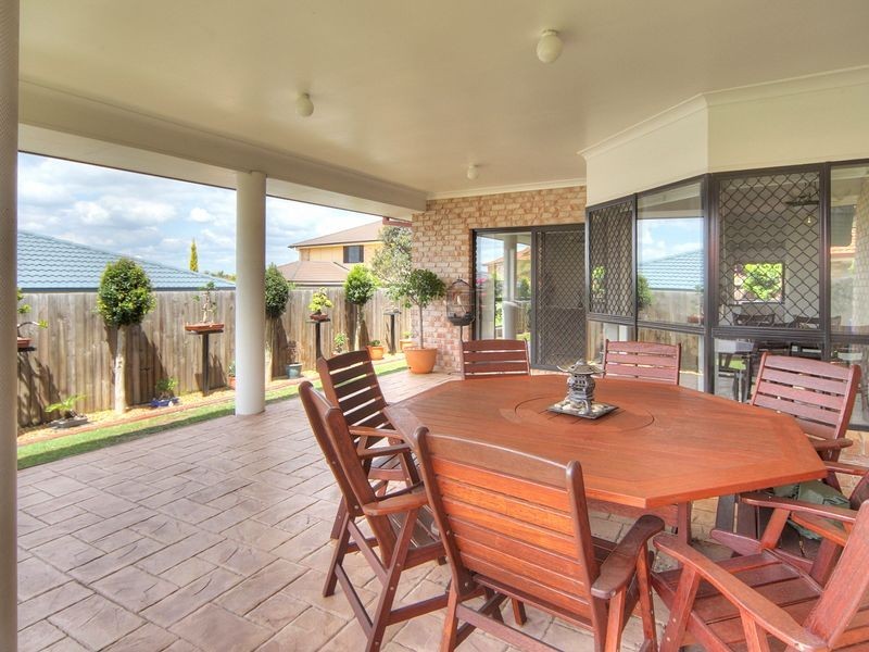 12 Harwood Place, Parkinson QLD 4115