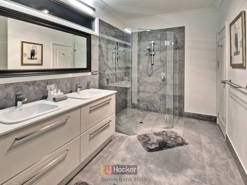 11 Amber Close, Eight Mile Plains QLD 4113