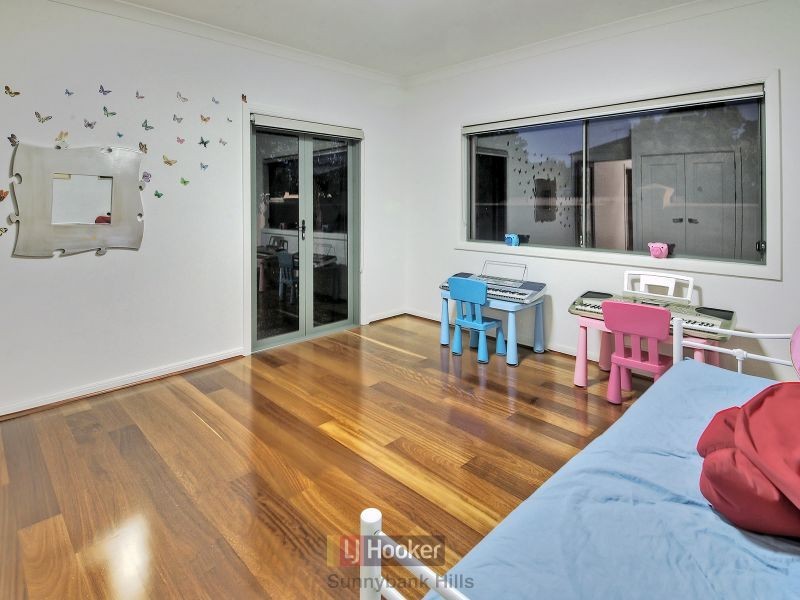 11 Amber Close, Eight Mile Plains QLD 4113