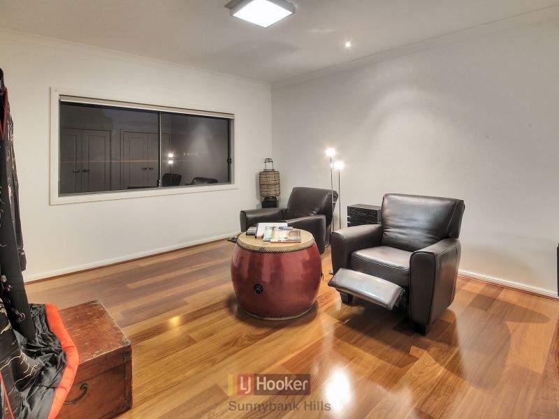 11 Amber Close, Eight Mile Plains QLD 4113