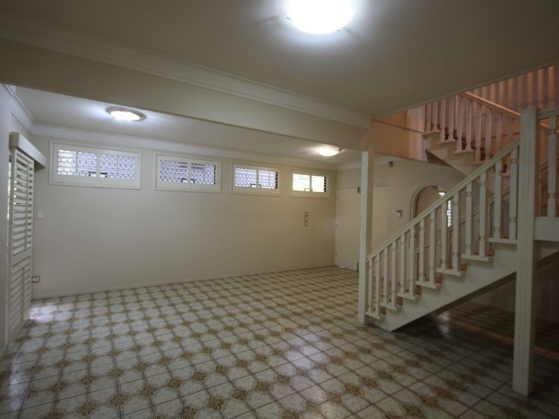 16 Dennistoun Street, Sunnybank Hills QLD 4109