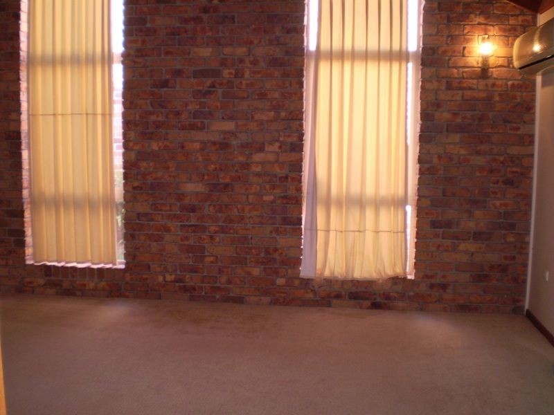 17 Cressbrook Street, Eight Mile Plains QLD 4113