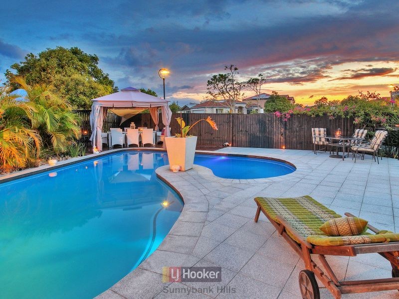 30 Mayfair Place, Stretton QLD 4116