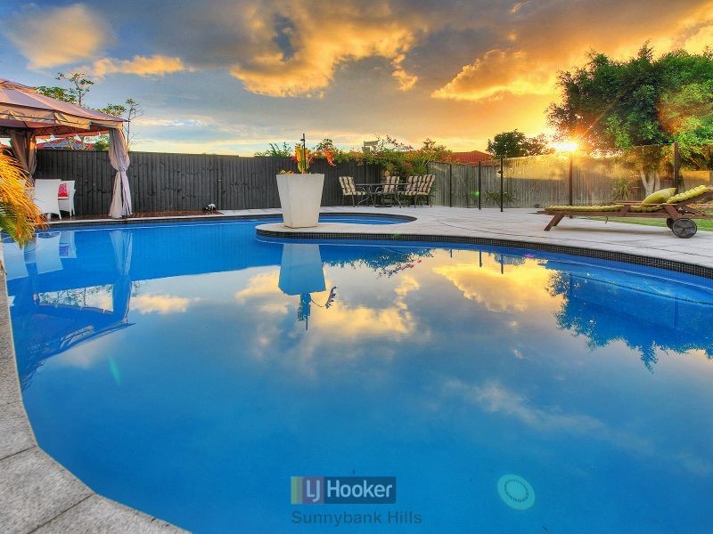 30 Mayfair Place, Stretton QLD 4116