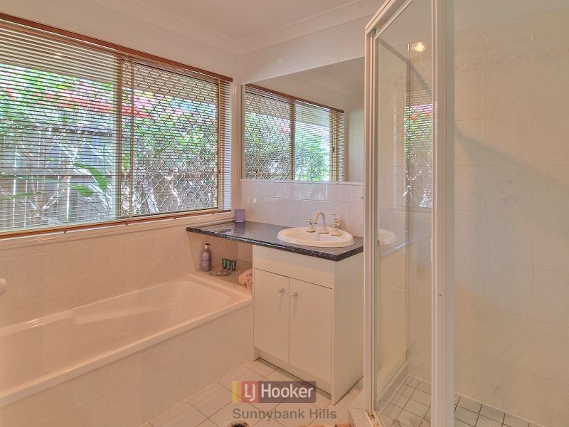 22 Golden Avenue, Calamvale QLD 4116