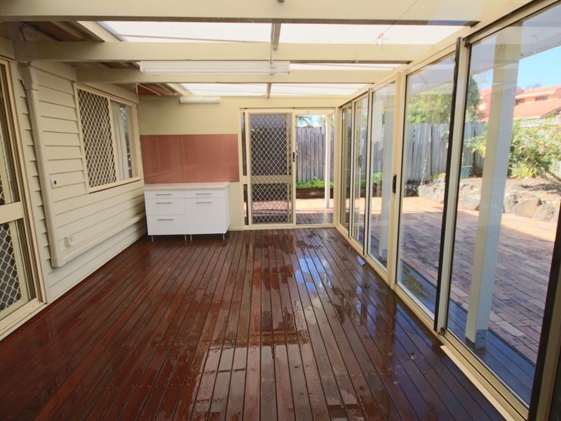 8 Chateau Street, Calamvale QLD 4116