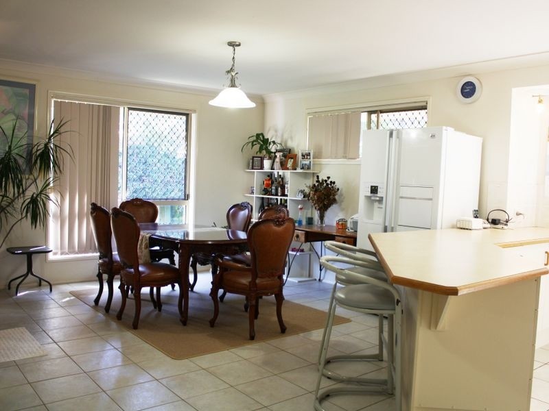 8 Curtis Place, Calamvale QLD 4116