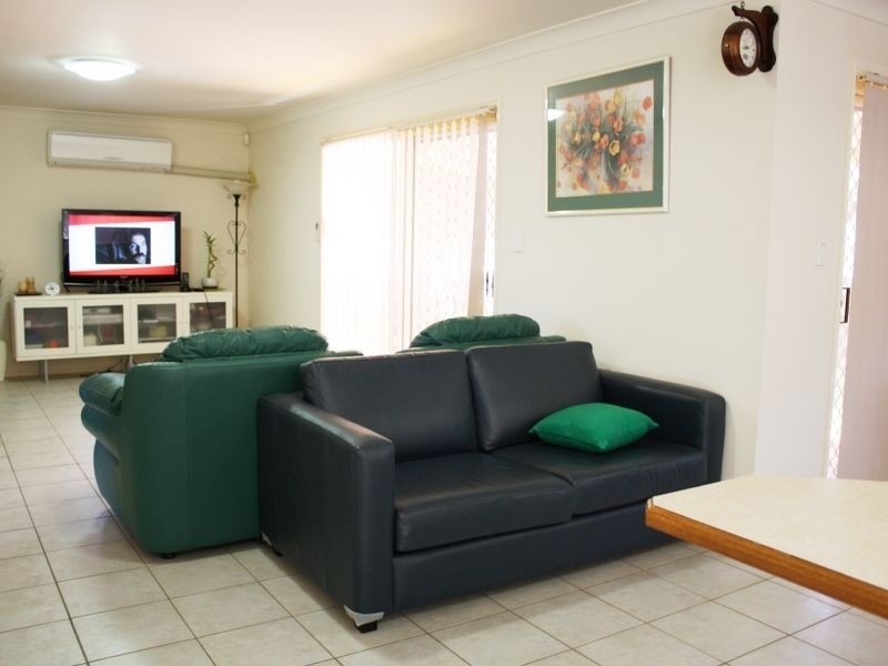 8 Curtis Place, Calamvale QLD 4116