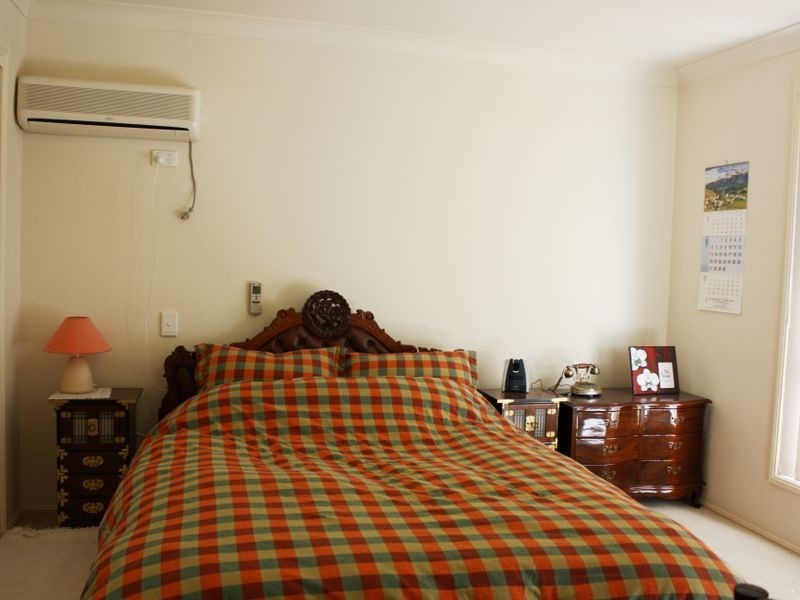 8 Curtis Place, Calamvale QLD 4116