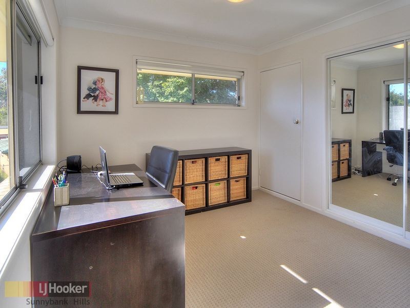 4 Rhyl Street, Macgregor QLD 4109