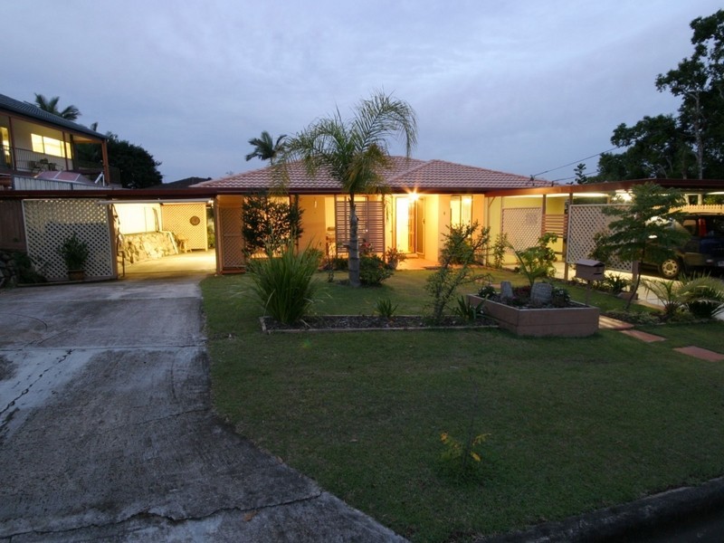 8 Dolphin St, Macgregor QLD 4109