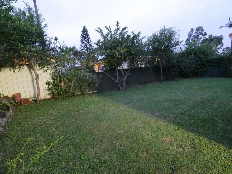 8 Dolphin St, Macgregor QLD 4109