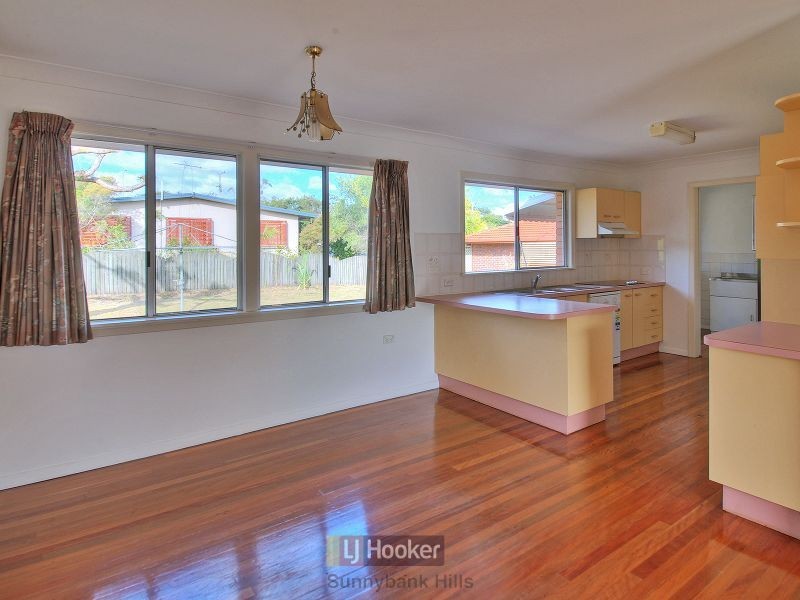 15 Veivers Street, Macgregor QLD 4109
