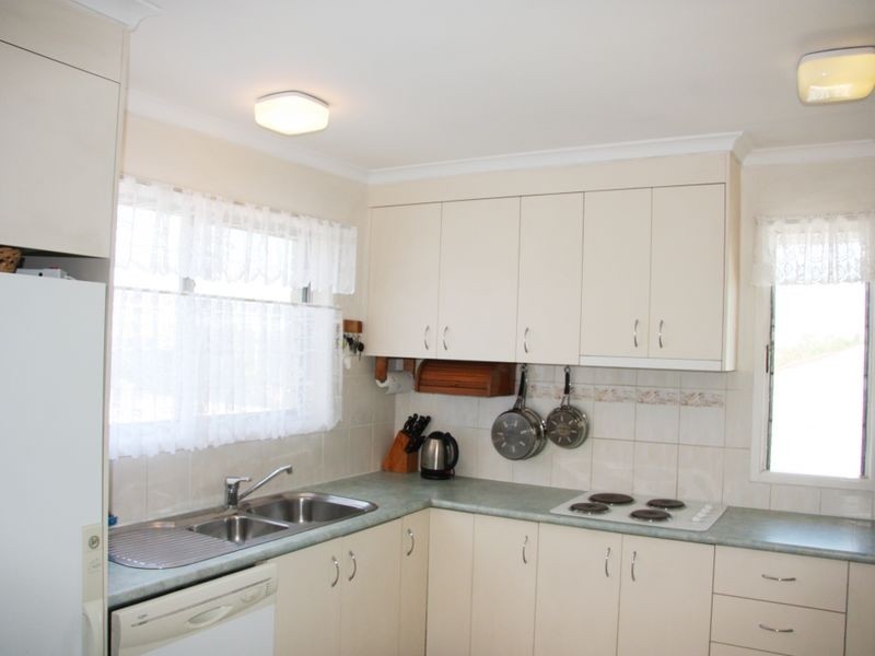 Cnr of 1 Dolphin & 3 Hanover St, Macgregor QLD 4109