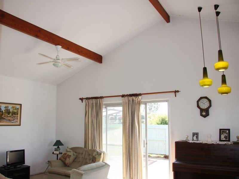 Cnr of 1 Dolphin & 3 Hanover St, Macgregor QLD 4109