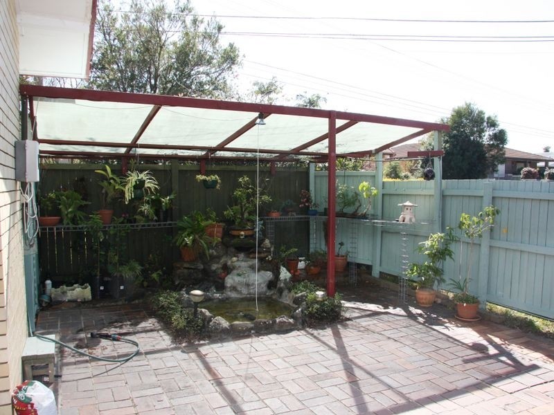 Cnr of 1 Dolphin & 3 Hanover St, Macgregor QLD 4109