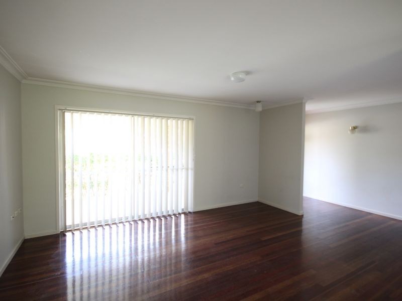 9 Cornell Street, Robertson QLD 4109