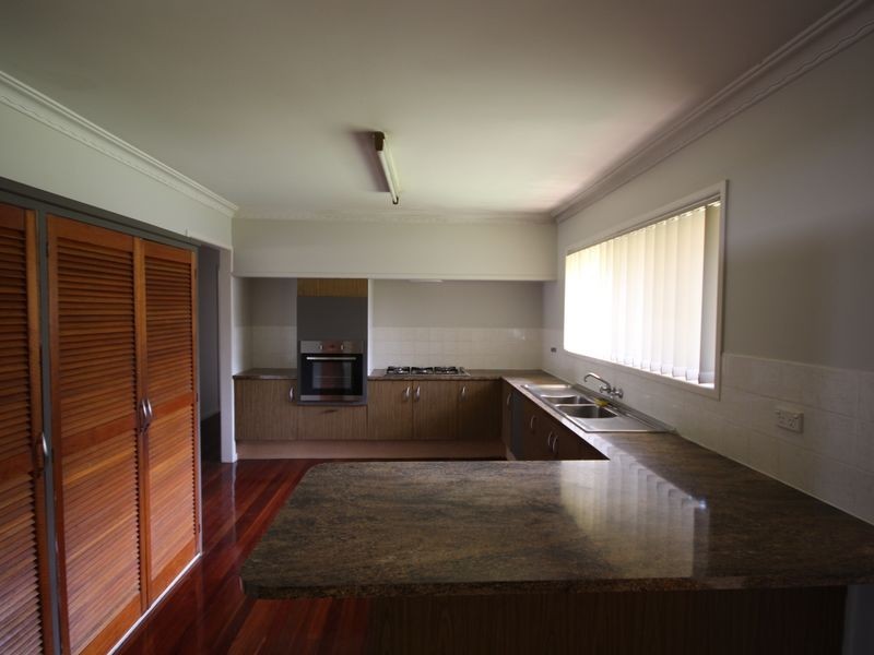 9 Cornell Street, Robertson QLD 4109