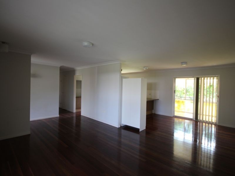 9 Cornell Street, Robertson QLD 4109