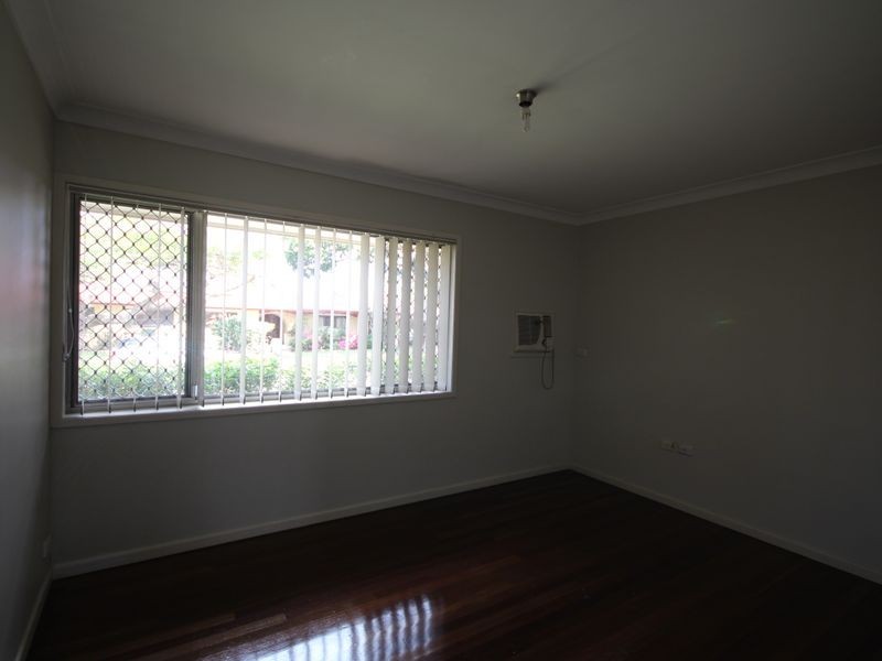 9 Cornell Street, Robertson QLD 4109