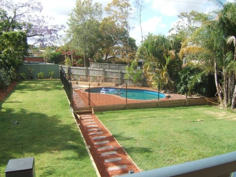 15 Kandanga St, Eight Mile Plains QLD 4113