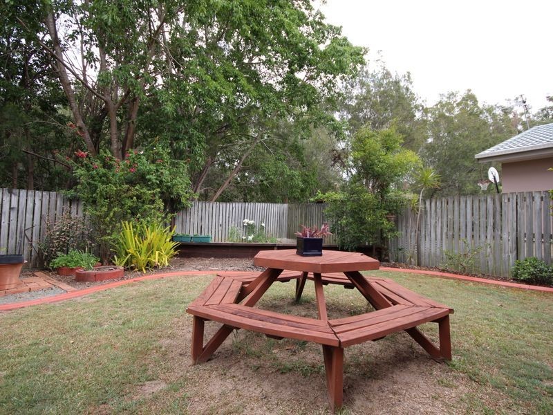 74 Casuarina Crescent, Calamvale QLD 4116
