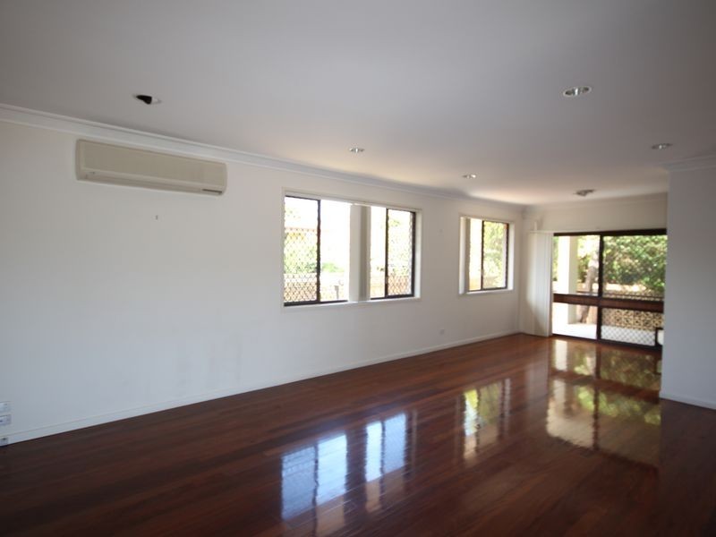 7 Stanford Street, Robertson QLD 4109