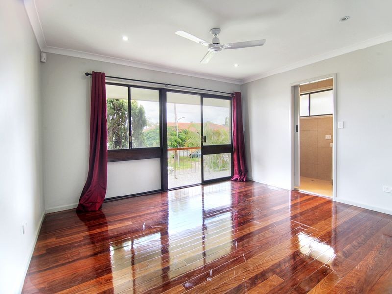 8 Gaillardia Street, Macgregor QLD 4109