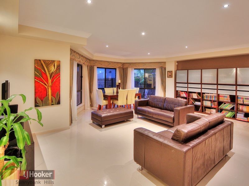 67 Dandelion Street, Eight Mile Plains QLD 4113