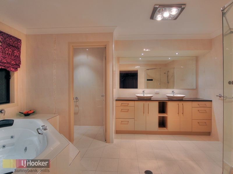 67 Dandelion Street, Eight Mile Plains QLD 4113