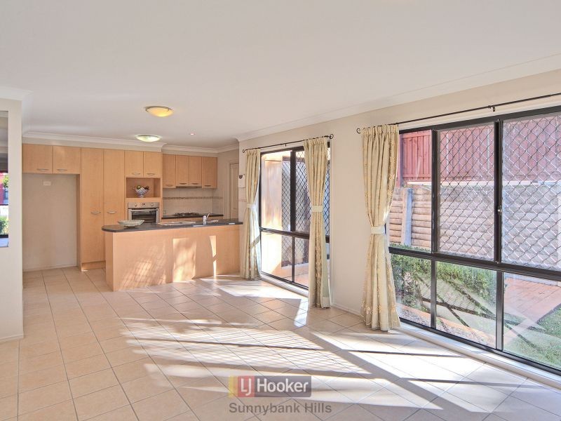 16 Coneybeer Place, Eight Mile Plains QLD 4113