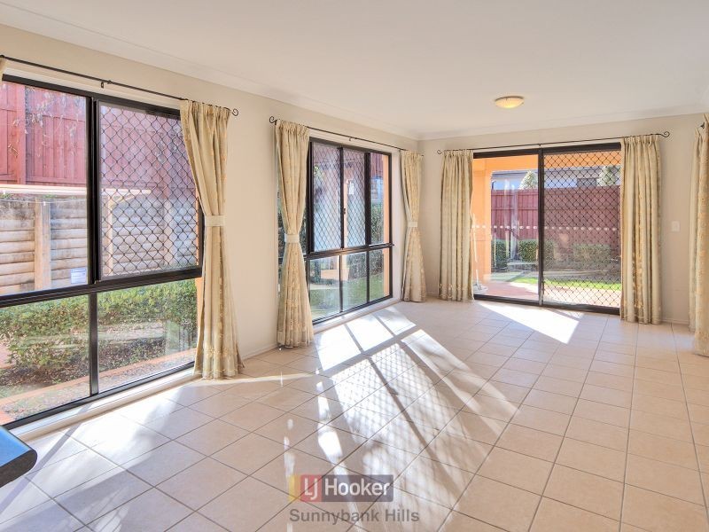 16 Coneybeer Place, Eight Mile Plains QLD 4113