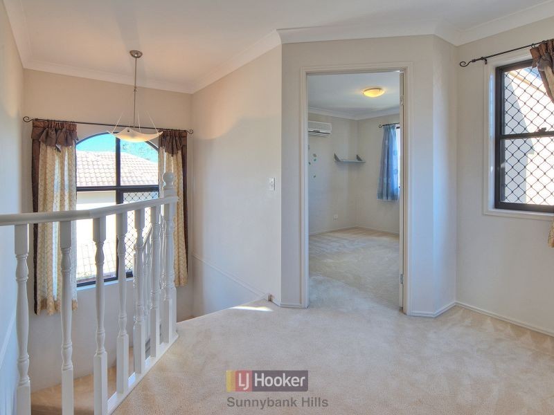 16 Coneybeer Place, Eight Mile Plains QLD 4113