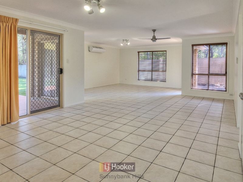 26 Michigan Crescent, Parkinson QLD 4115