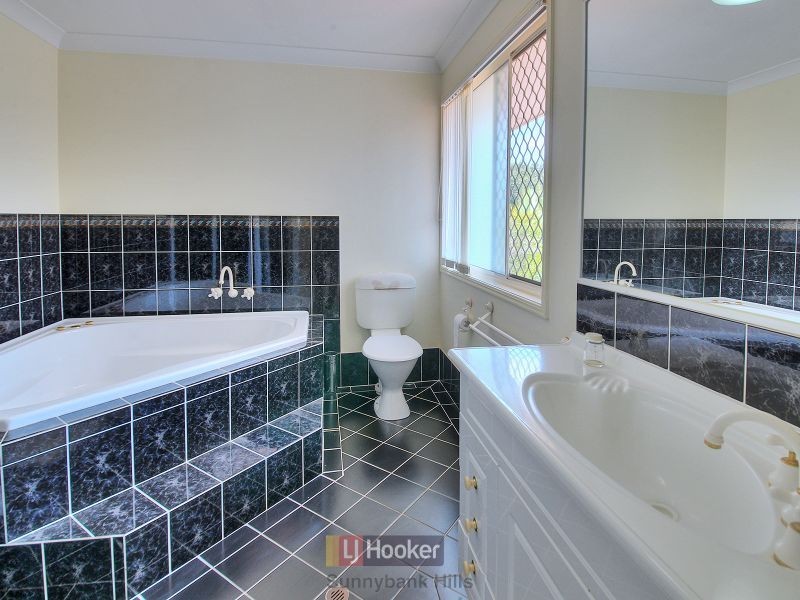 38 Azalea Crescent, Calamvale QLD 4116