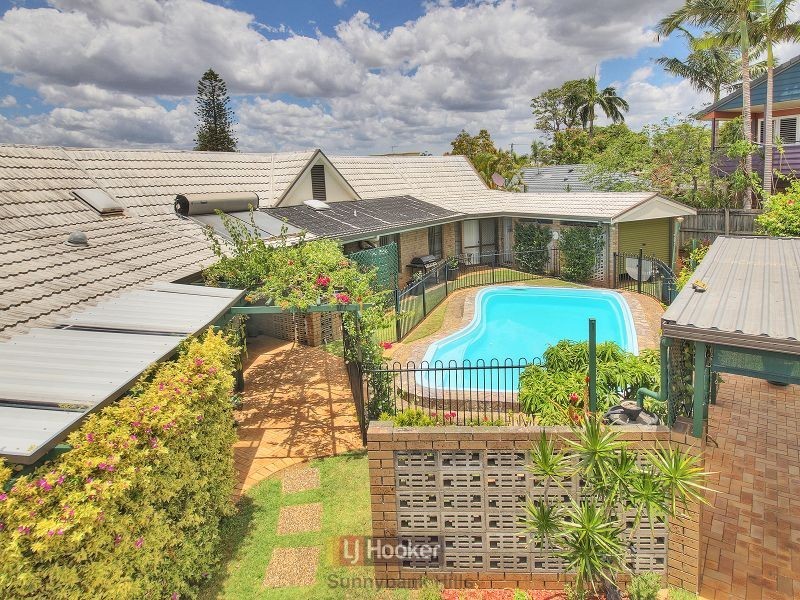 4 Lambeth Place, Macgregor QLD 4109