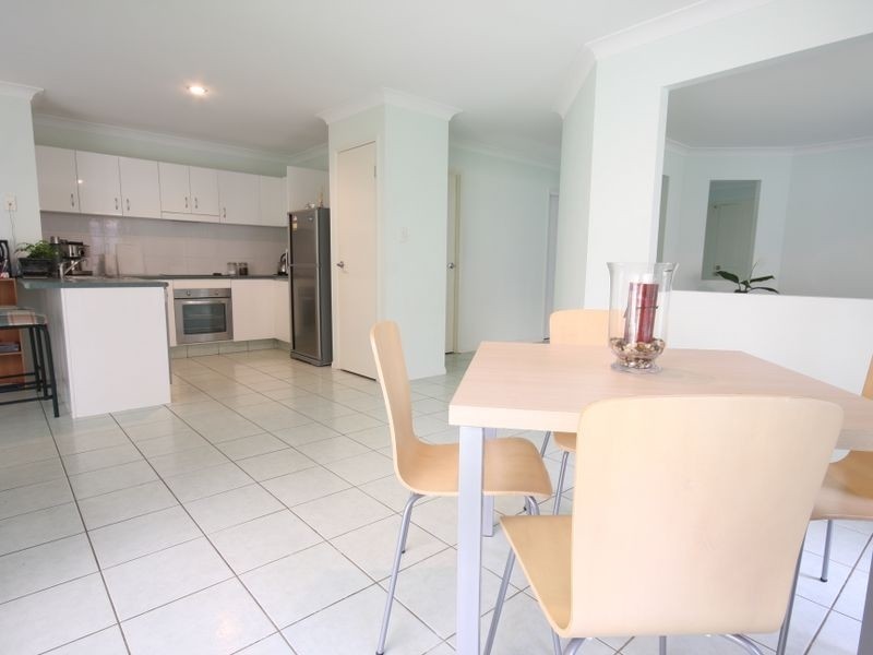 18 Apsley Cr, Parkinson QLD 4115